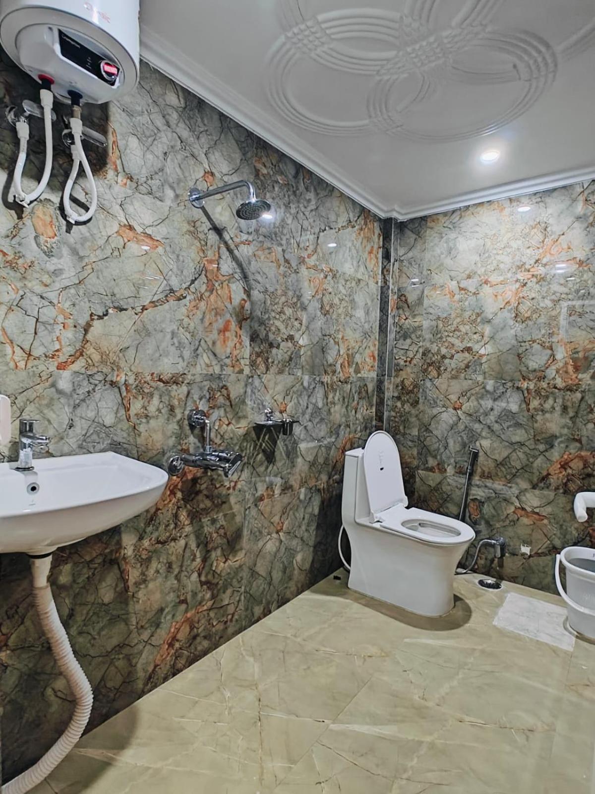 Hotel The Pushpraj Varanasi Bagian luar foto