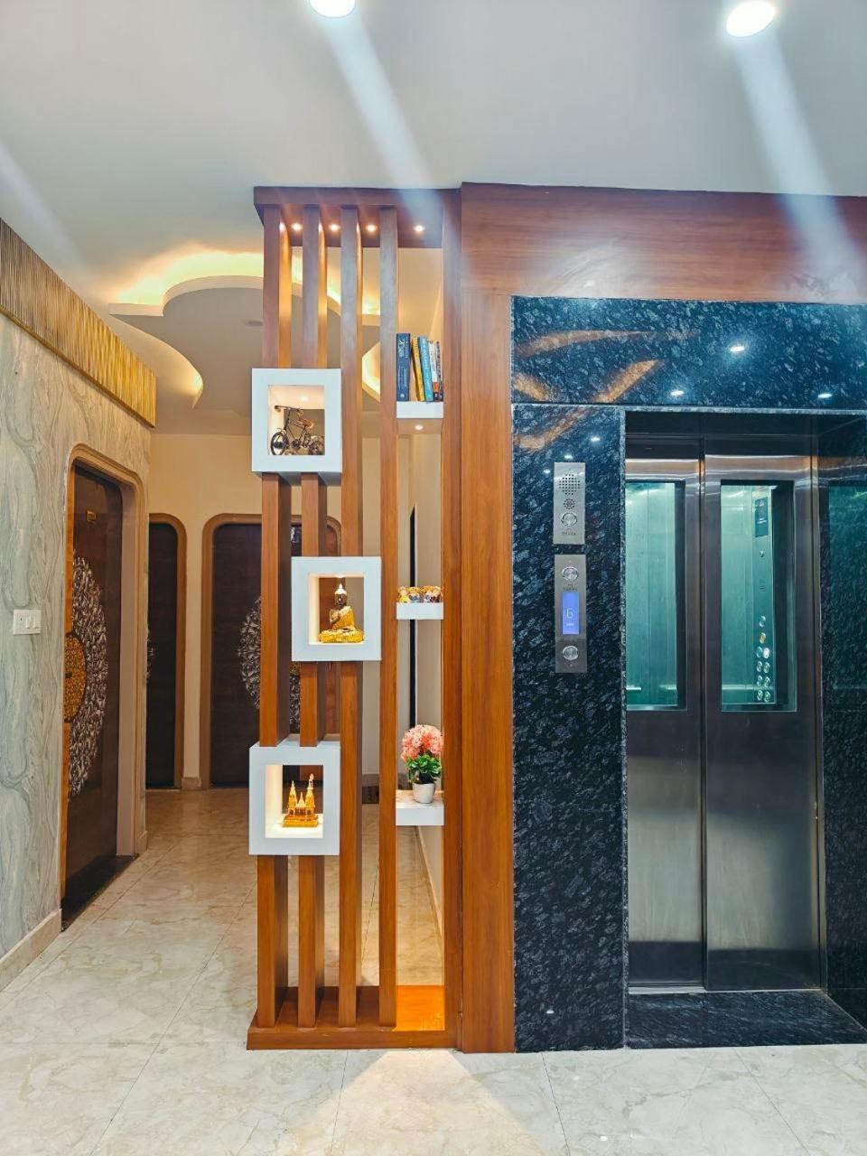 Hotel The Pushpraj Varanasi Bagian luar foto