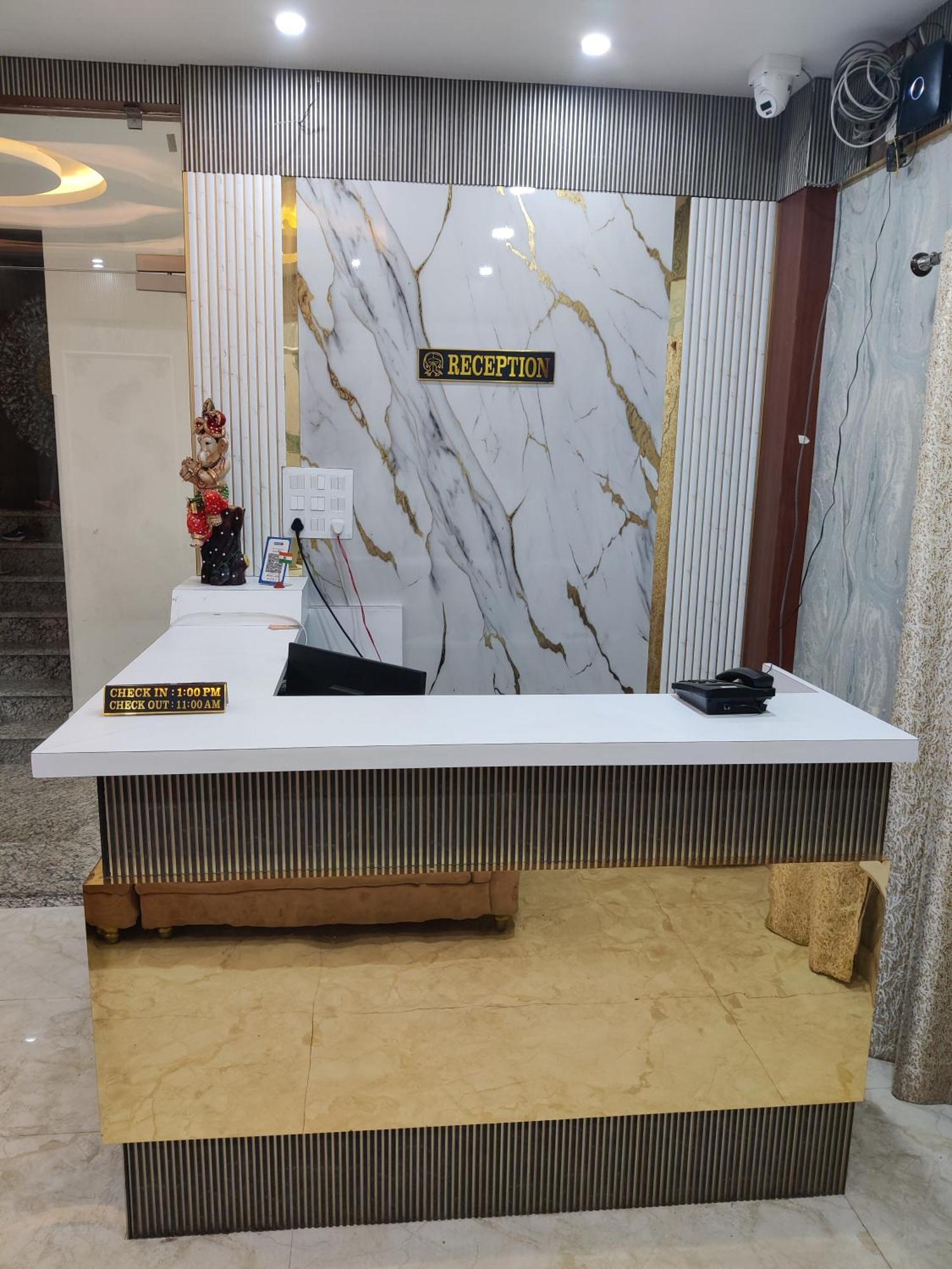 Hotel The Pushpraj Varanasi Bagian luar foto